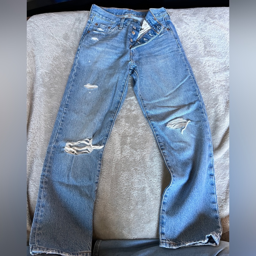 Levi Jeans. Size: 2. Brand new. Never worn.